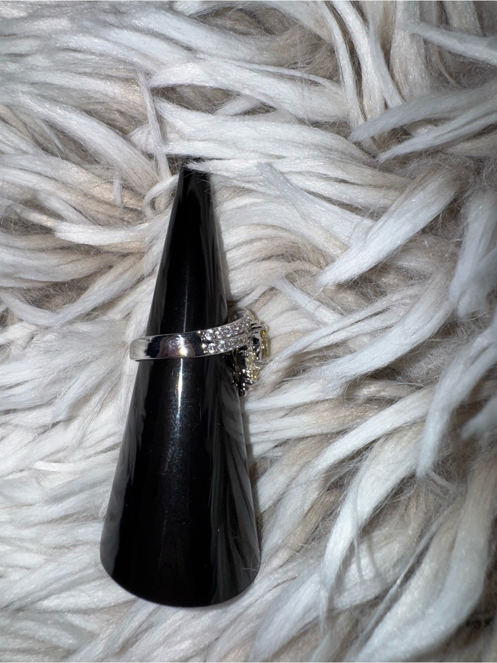 Bomb Party Ring - Picture 4 of 5